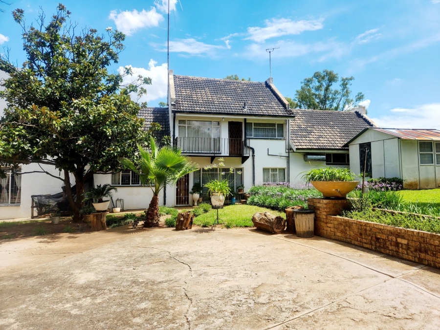 5 Bedroom Property for Sale in Oudorp North West